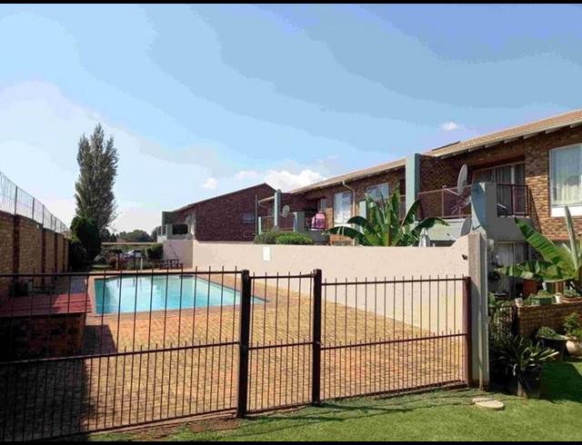 2 BEDROOM APARTMENT FOR SALE IN RAVENSWOOD